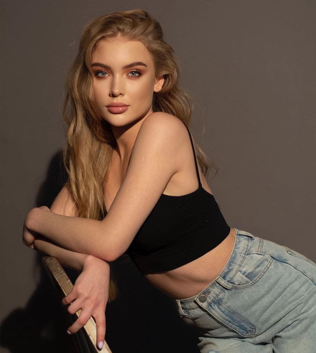 Asa Akira va Jon Strong veb-kamerada jiddiy ajoyib qattiq jinsiy aloqaga ega.