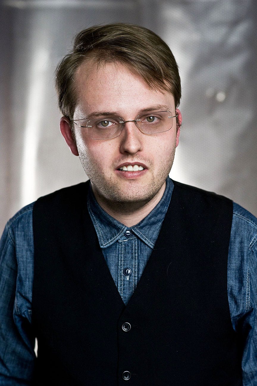 Julian R Munds