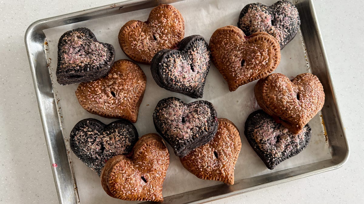 ♥️ Chocolate-Strawberry Heart Hand Pies