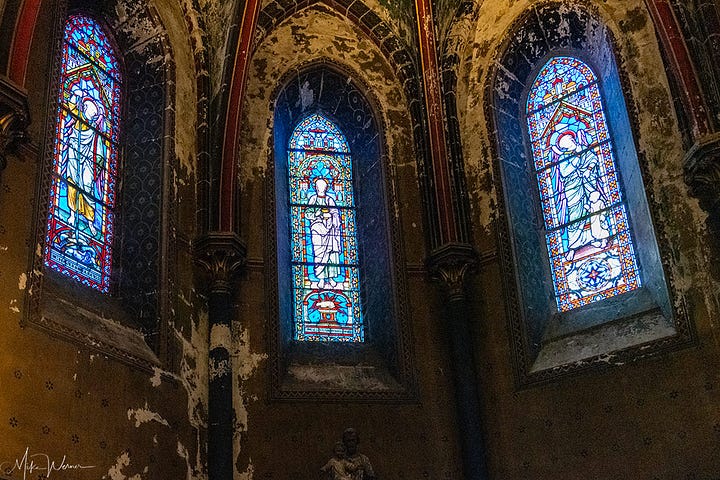 Stained glass windows of the Saint-Martin church in Pau