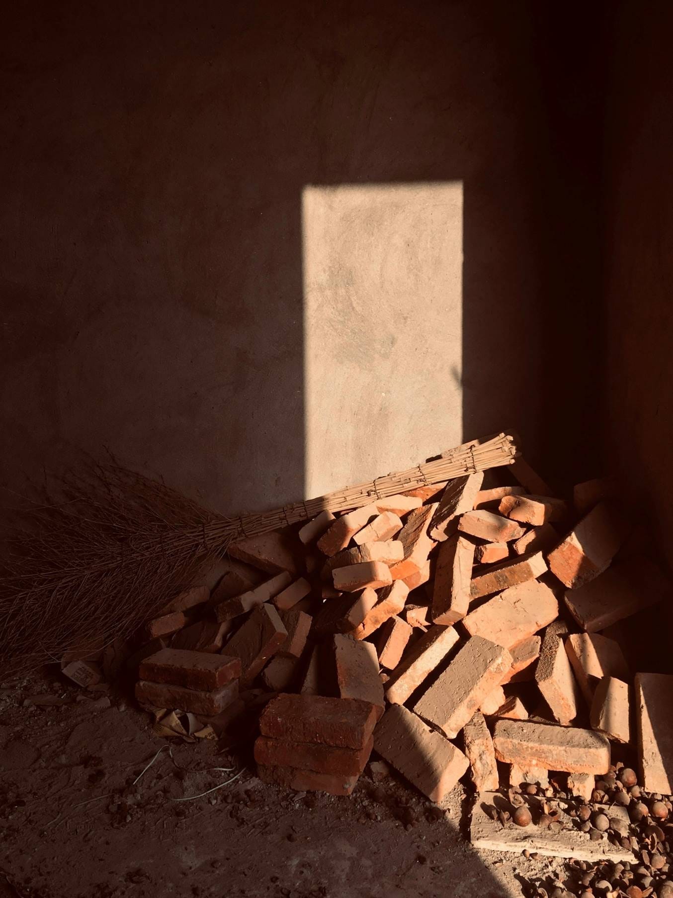 pile of brown wooden blocks
