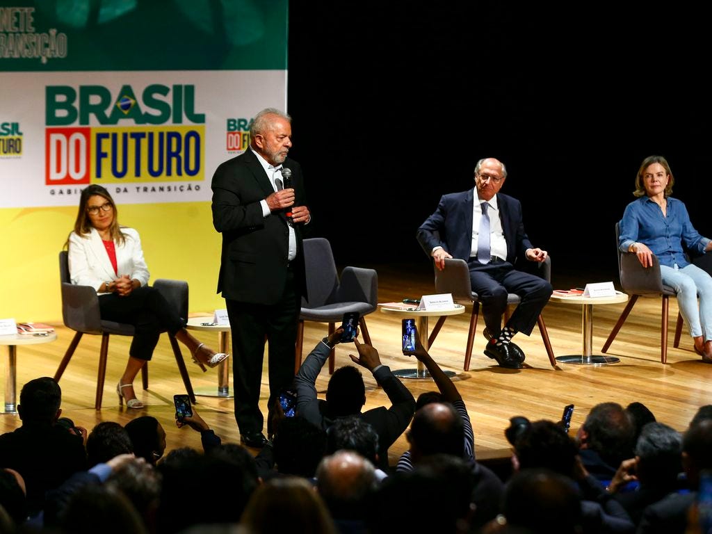 Lula chora ao falar de combate à fome, critica teto de gastos, mas promete  responsabilidade fiscal - Agência CMA