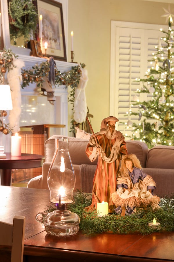 Decorating with Candles & a Victorian Christmas Candlelight Tour Decorating with Candles & a Victorian Christmas Candlelight Tour