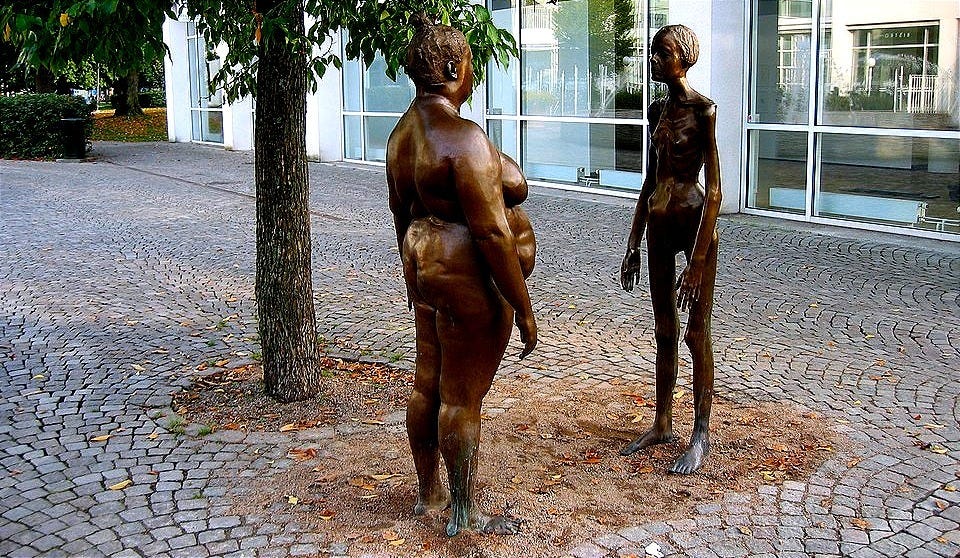 File:LA2-vx06-konsthallen-skulptur.jpg