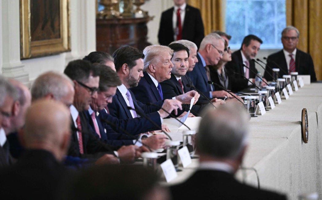 De ce a atacat Trump Iranul, cum gândește „cartelul de business” de la Casa Albă și cât de direct ne va afecta războiul din Orientul Mijlociu