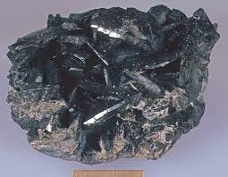 Allanite - Wikipedia
