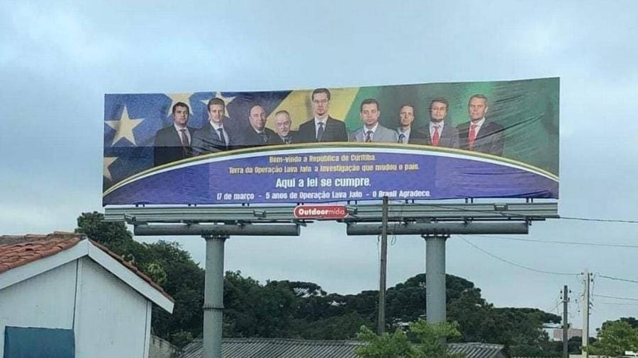 Outdoor da Lava Jato em Curitiba (PR) - Reprodução