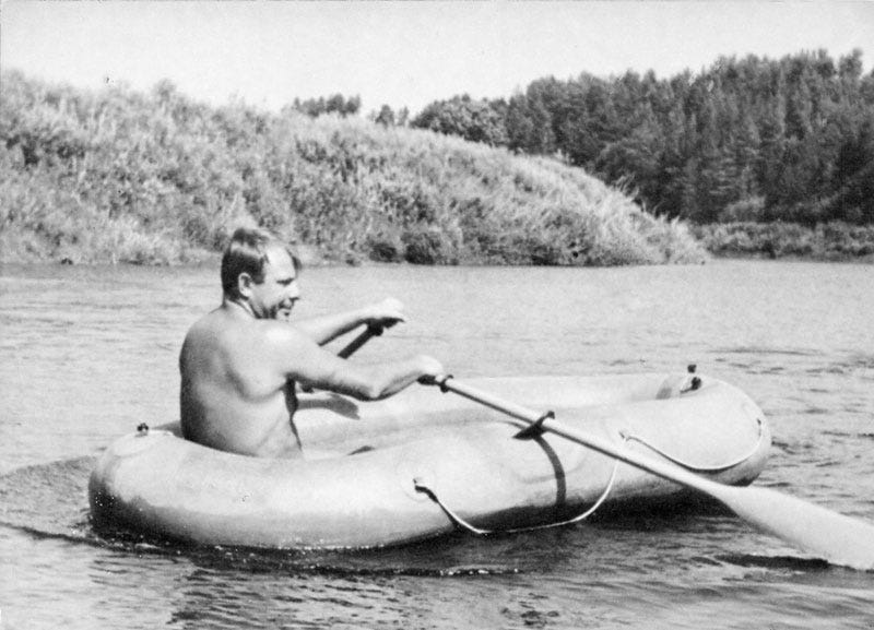 Yuri Gagarin: Everyday photos of the First Man in Space, 1960s - Rare Historical Photos Yuri Gagarin: Everyday photos of the First Man in Space, 1960s - Rare Historical Photos