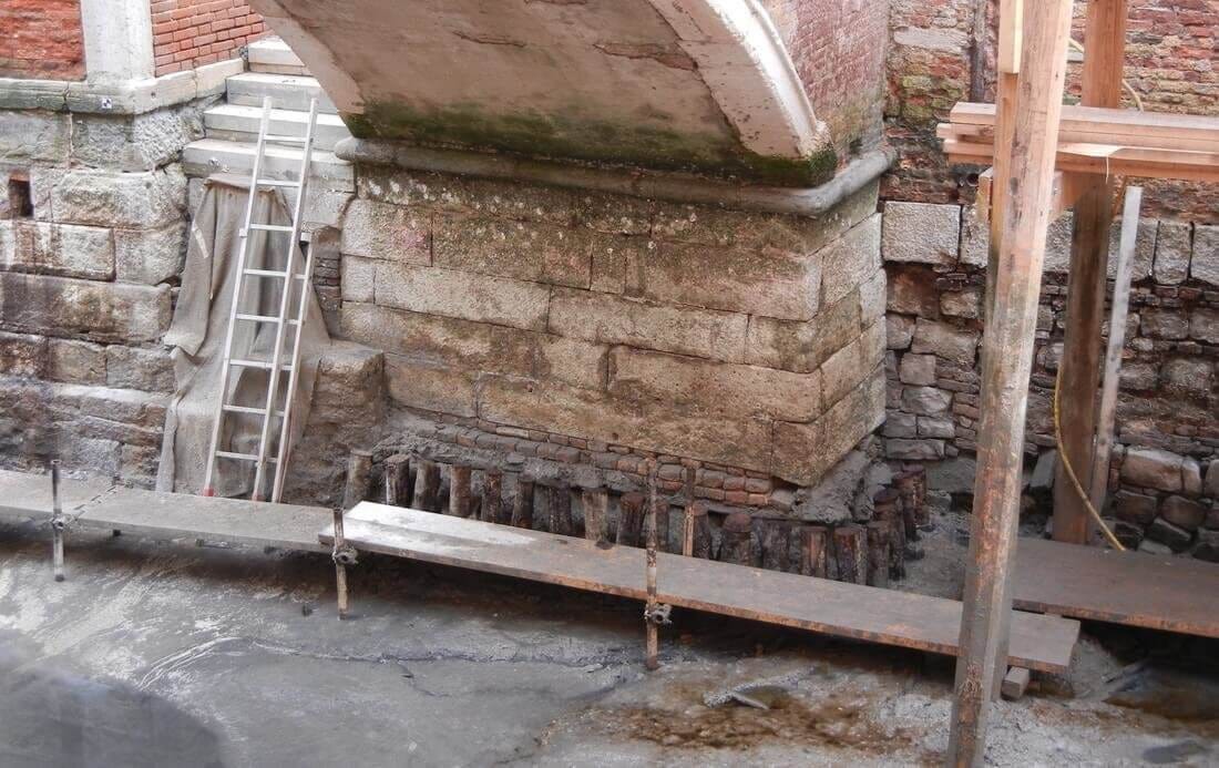 The Istrian stone marks the history and beauty of Venice The Istrian stone marks the history and beauty of Venice
