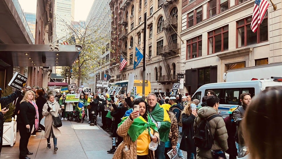 Moraes usou estrutura do TSE contra manifestantes brasileiros em Nova York