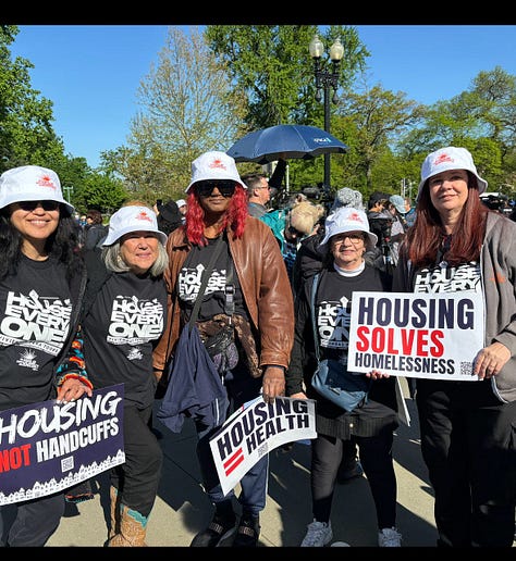 América es valiente porque su gente lo es. 