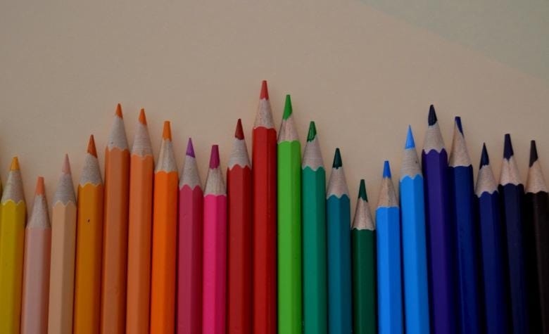 Free stock image of Colored pencils forming a curve created by Pedro P. Alcantara