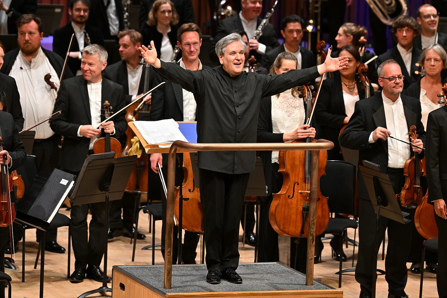 Sir Antonio Pappano and the LSO receiving applause at the Barbican