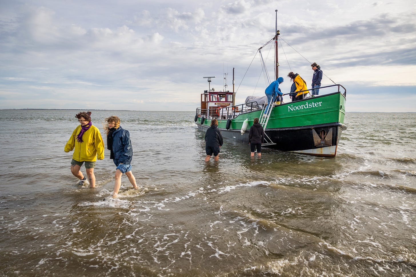 Na 44 jaar stopt het enige schip dat bezoekers naar Rottumeroog bracht.  'Het is goed zo' | Trouw