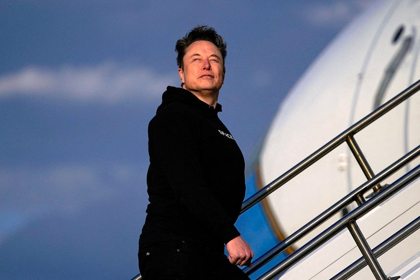 Elon Musk is seen boarding Air Force One in New Jersey Elon Musk is seen boarding Air Force One in New Jersey