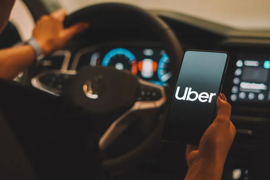 Uber demite quase um quarto dos funcionários de Recursos Humanos