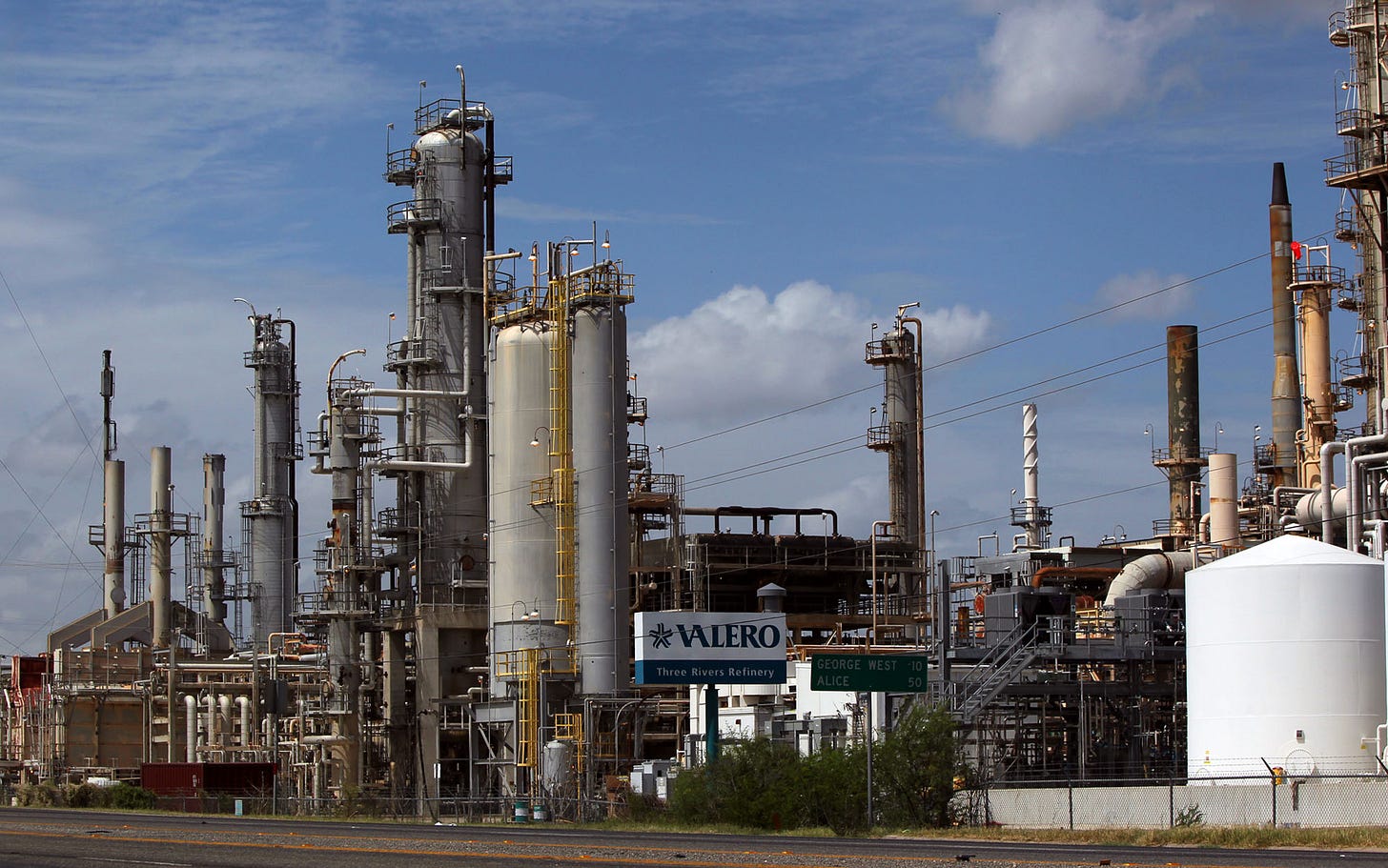 Corpus Christi Valero refinery photo.