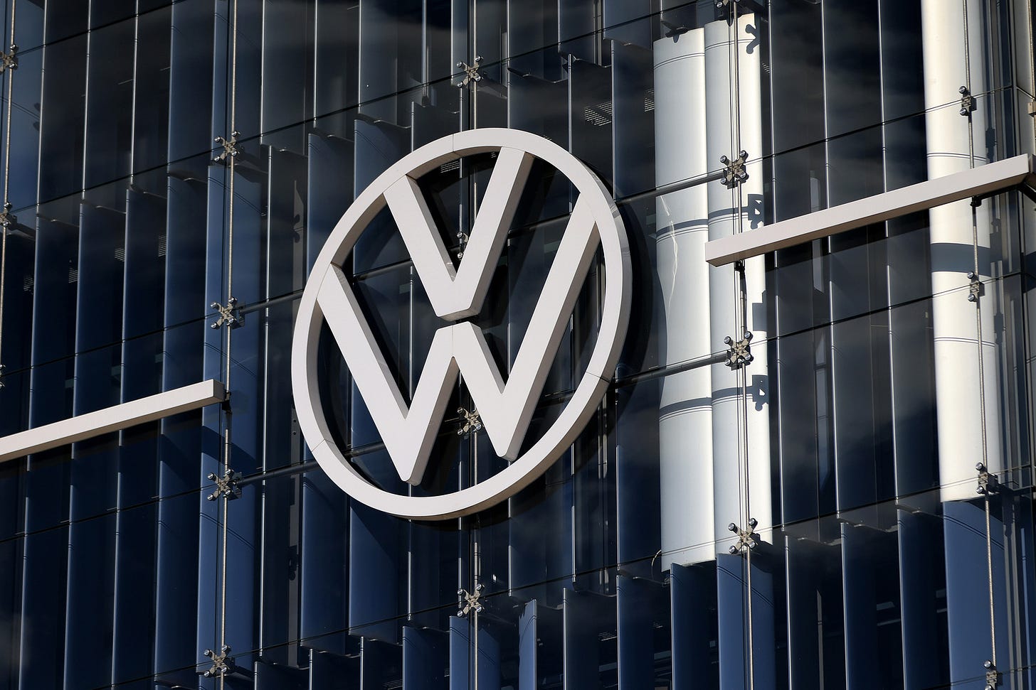 Volkswagen considera fechar fábricas na Alemanha pela primeira vez em seus  87 anos