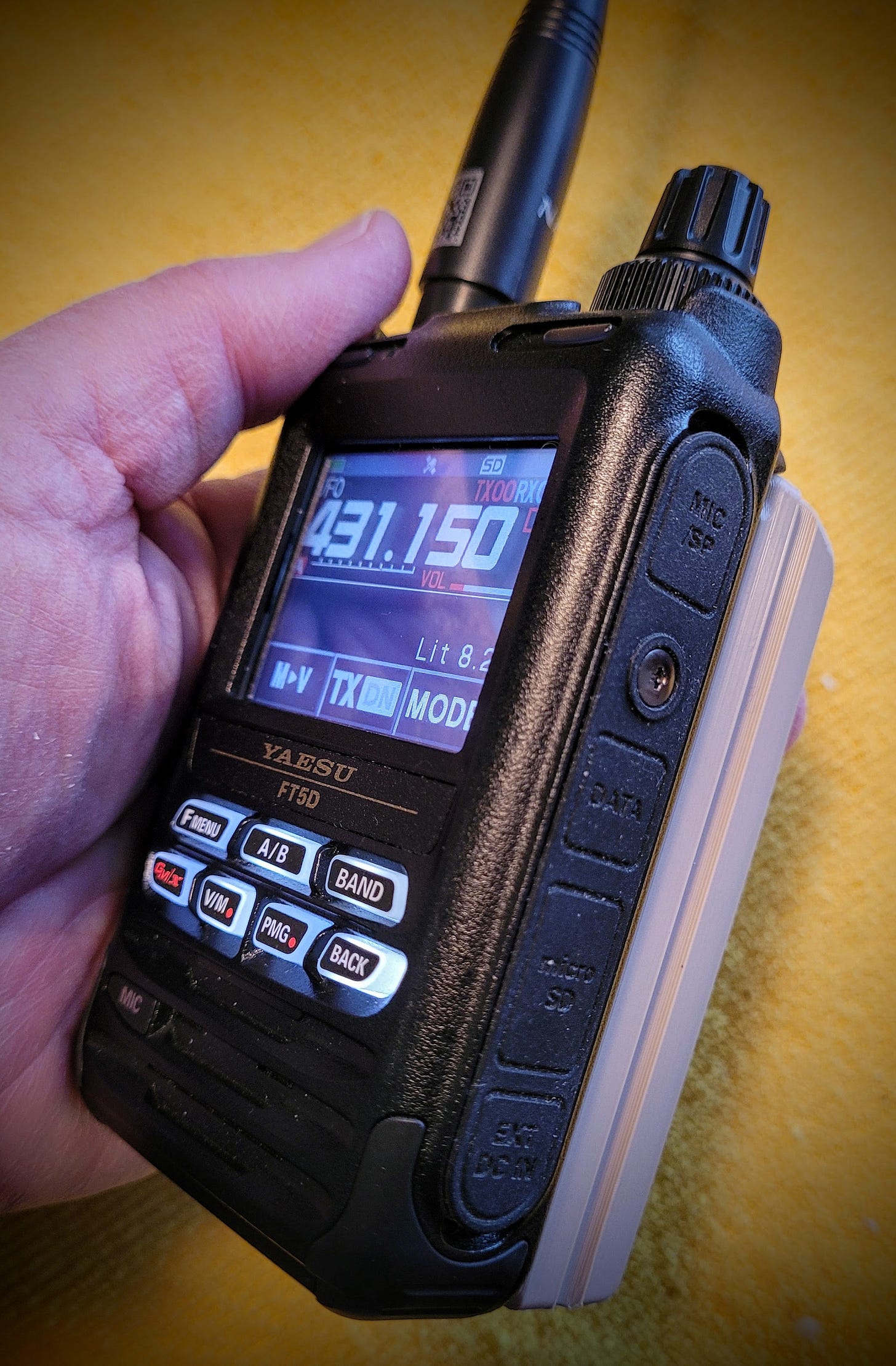 Yaesu FT5DR with W0AEZ extended battery