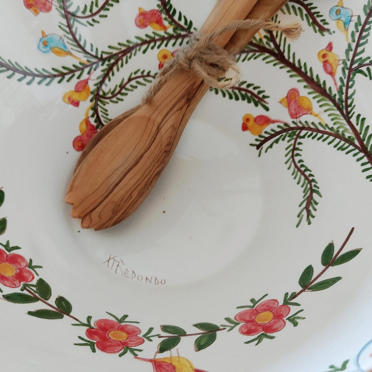 Bowl and spoons Bowl and spoons