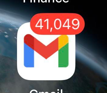 Is there a way to make the red number on the gmail app go away, but still  get notifications when I get a new message? : r/ios