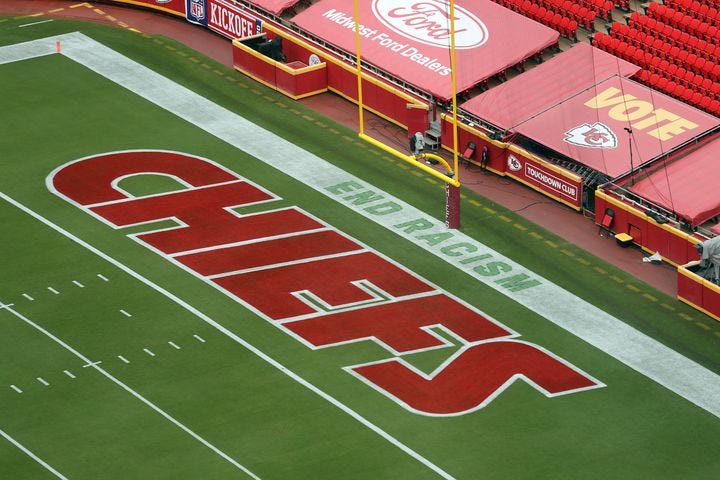 Stephen Colbert Sacks The New York Jets With A Bitingly Accurate Joke |  HuffPost Entertainment
