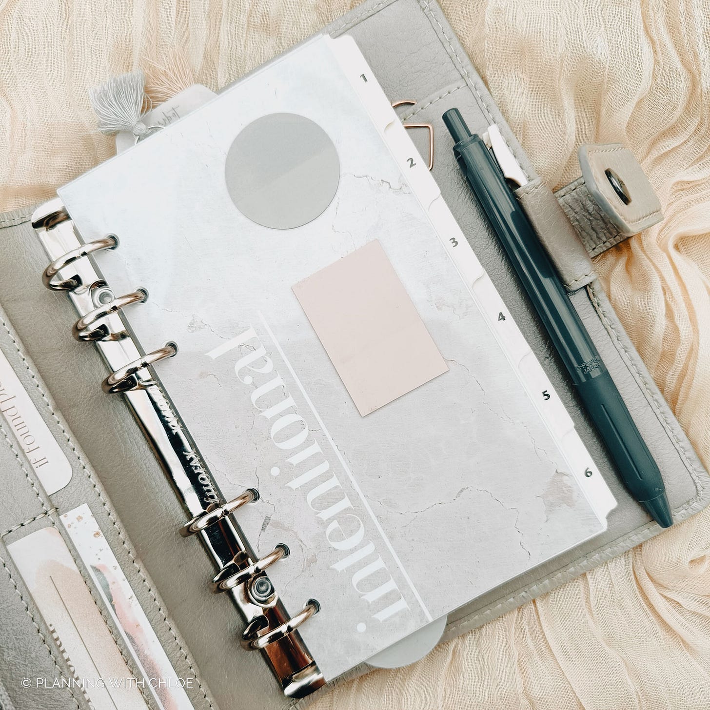 Filofax Malden in Personal size featuring a Sarasa Clip pen to solve the small pen loop issue!