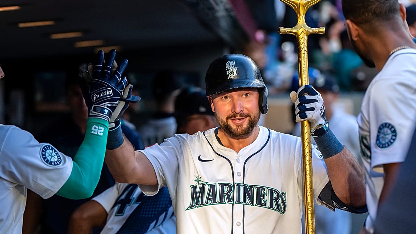 Mariners' Raleigh hits two HRs, breaking mark set by Dodgers legend