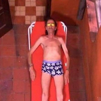 Marianista Frustrado в X: „Estoy bailando jotas desnudo“ / X
