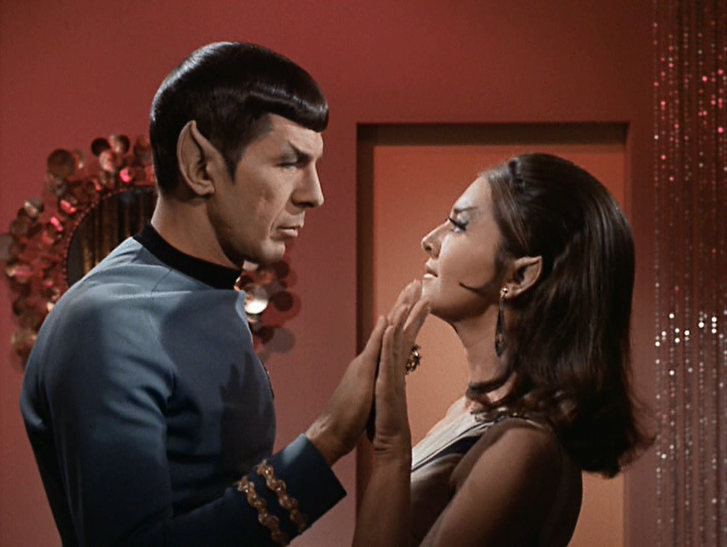 Star Trek Episode 57: The Enterprise Incident - Midnite Reviews