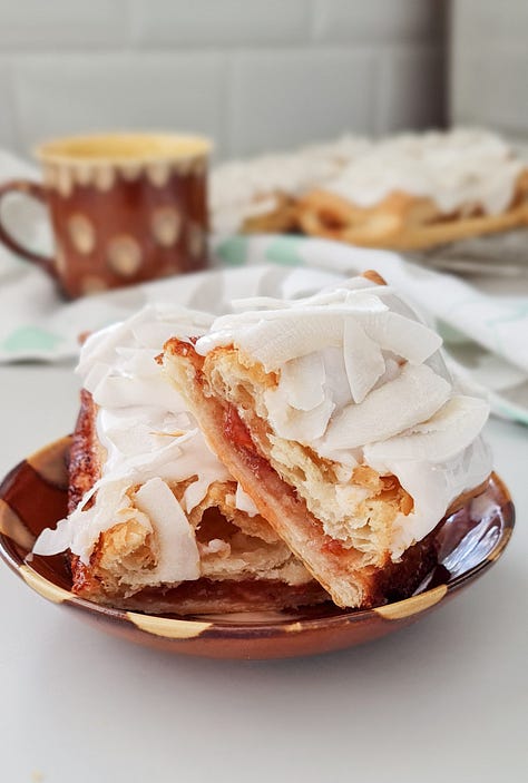 3 pictures showing upcoming recipes. Slices of 3 different cakes.