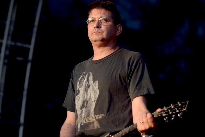Fotografia de Steve Albini durante show de uma de suas bandas, o Shellac.