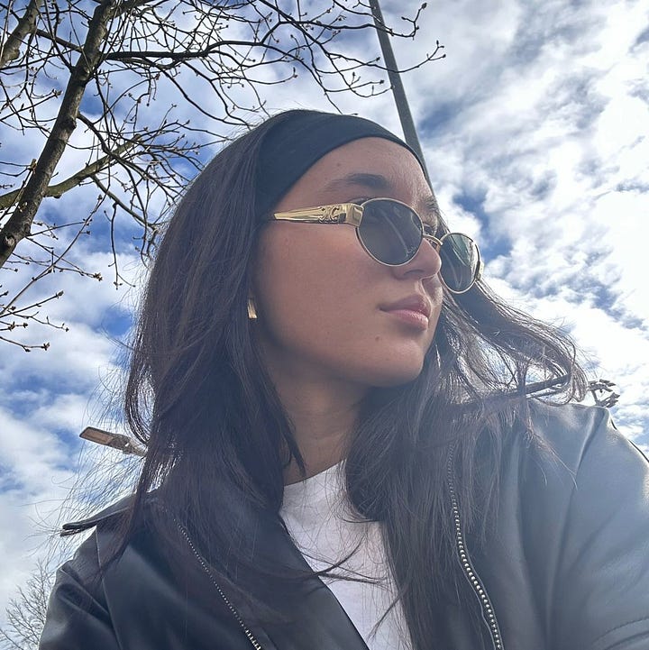 Eva, et ses lunettes Celine