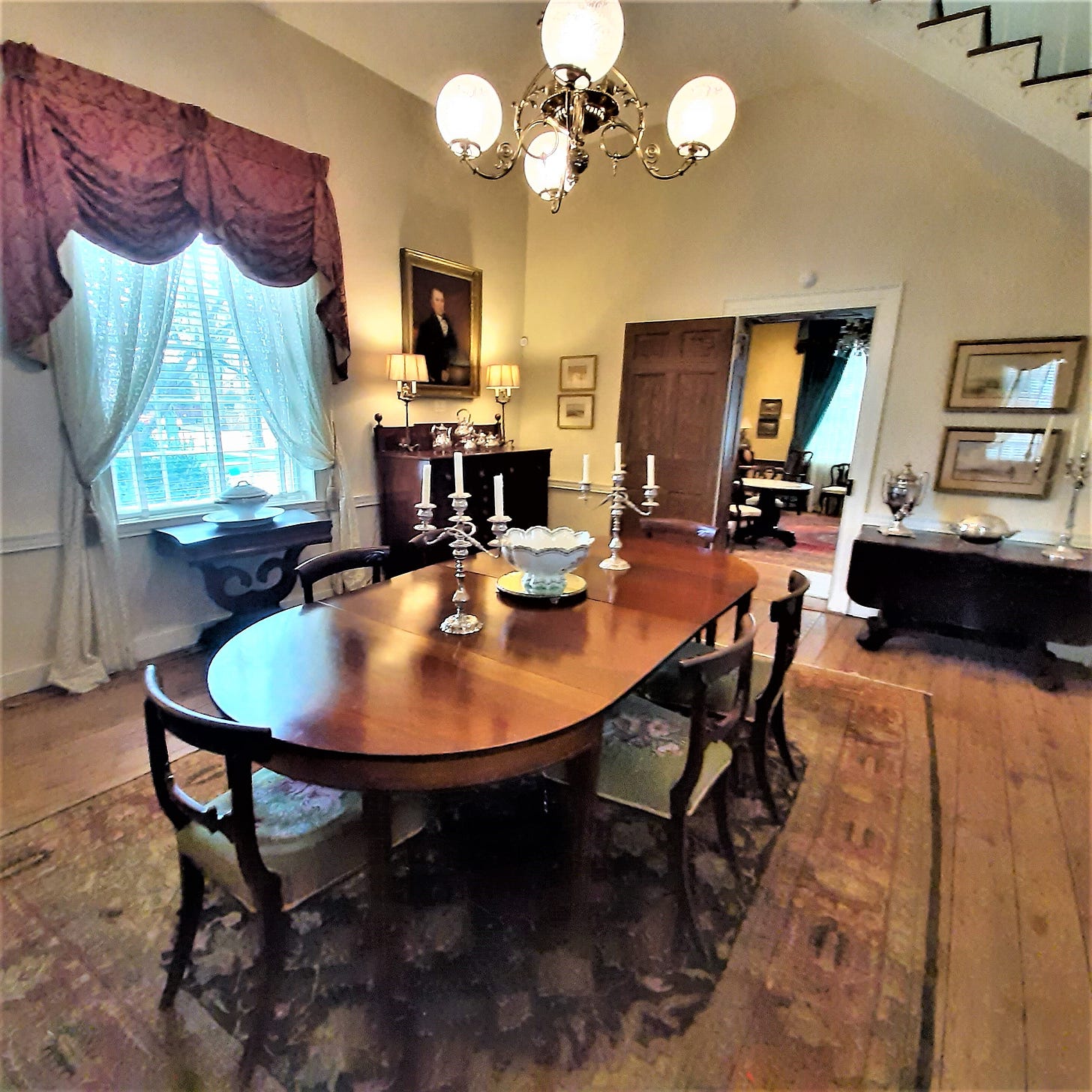 dining room in the weeden house museum and garden