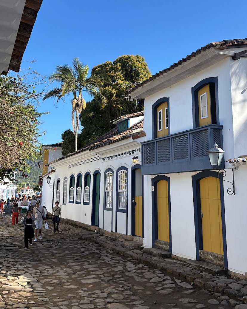 Hottest Takes #126 [FLIP] - by GISELA GUEIROS, image size:828x1036