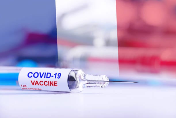 covid-19, coronavirusvaccinationer i frankrike - covid vaccine france bildbanksfoton och bilder