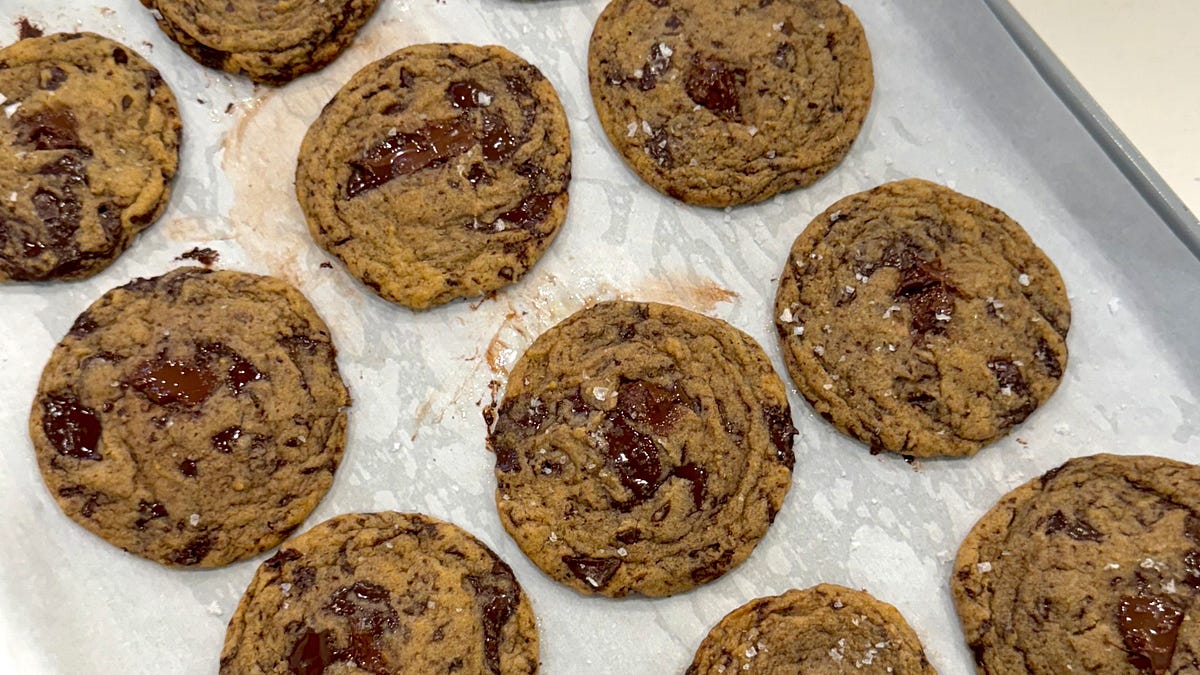 The Best Chocolate Chip Cookies - by Elizabeth Wu