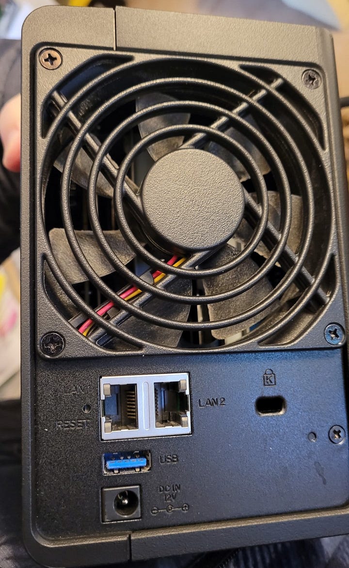 A few details of the DS220+ NAS