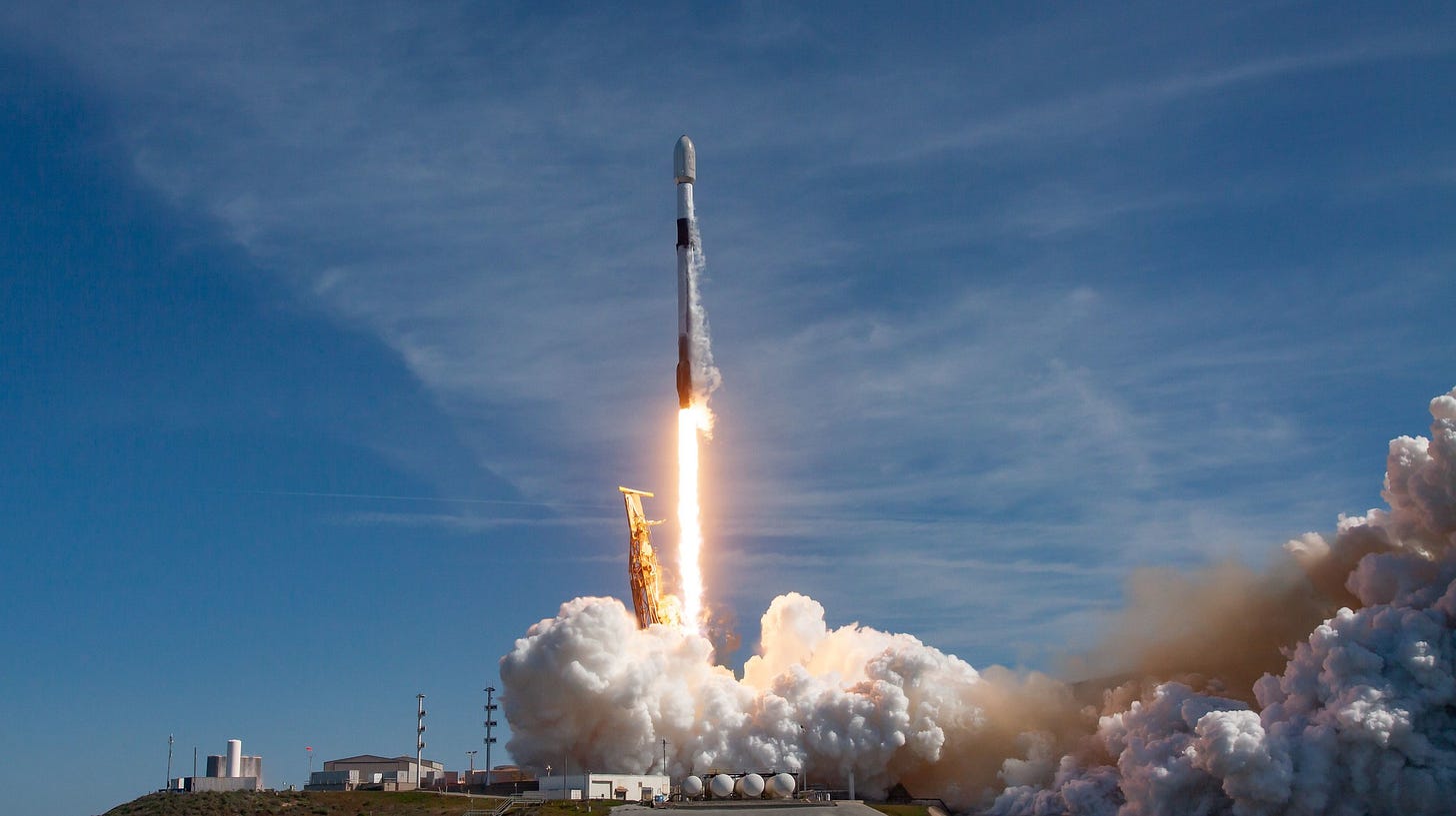 Regardez le lancement de la fusée SpaceX Falcon 9 pour une 16e fois ... Regardez le lancement de la fusée SpaceX Falcon 9 pour une 16e fois ...