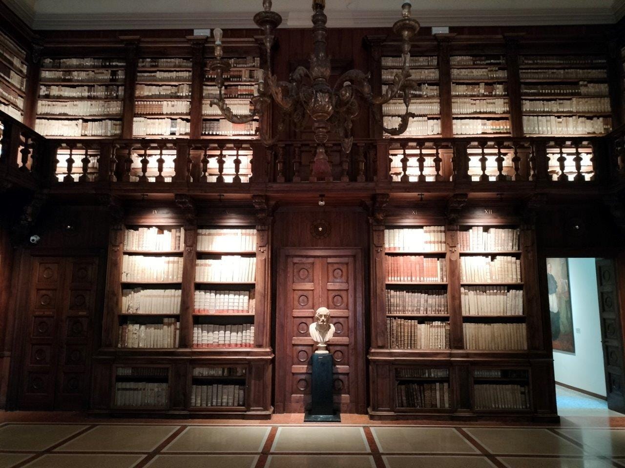 La Biblioteca Capitolare di Verona. - Impronte nel mondo