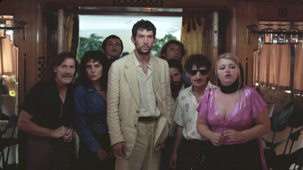 cast of the film La Chimera on set