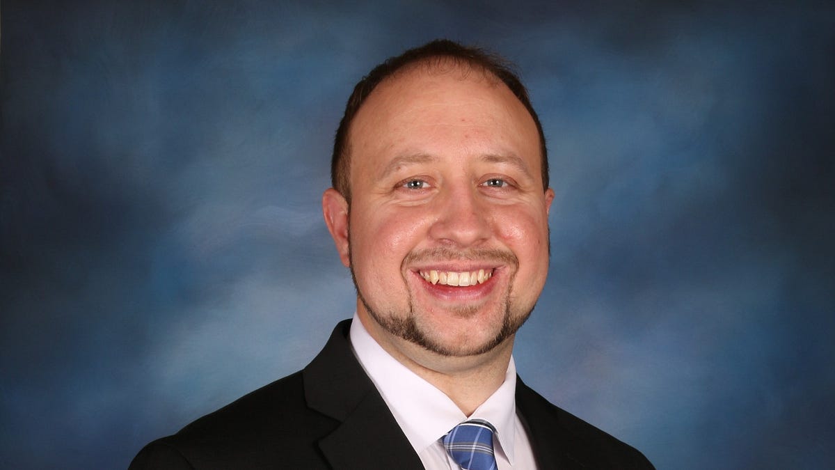 In the 7th, unendorsed Green Party candidate downplays GOP past, petition questions