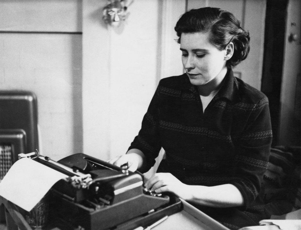 :Doris_Lessing_at_typewriter_1950_Paul_Popper-1024x784.jpg :Doris_Lessing_at_typewriter_1950_Paul_Popper-1024x784.jpg