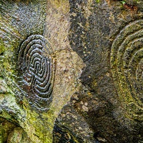 The (severed) daedalus-mind and the (relational) labyrinth-body