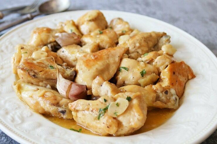 Pollo al ajillo