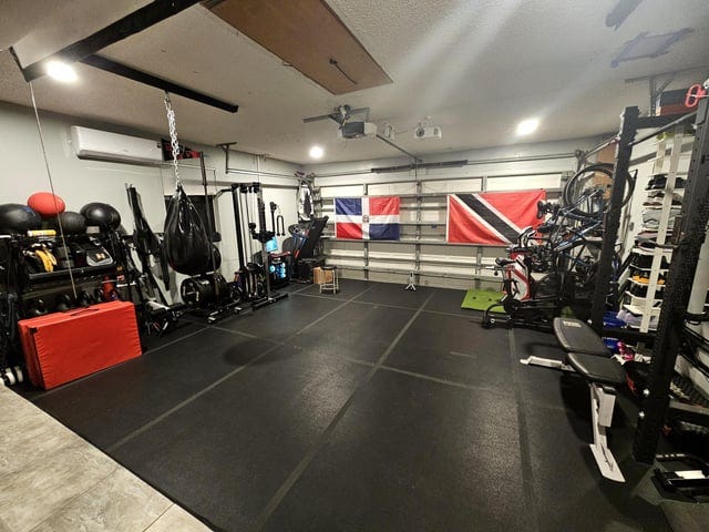 r/Golfsimulator - Surprised hubby with DIY retractable garage sim