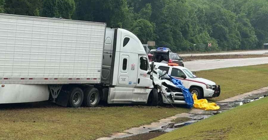 PHOTOS: 3 dead after semi-truck crash in Houston County, coroner says