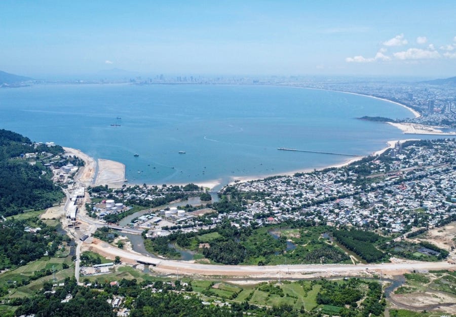 Khu vực xây dựng cảng Liên Chiểu-phần cơ sở hạ tầng dùng chung. Khu vực xây dựng cảng Liên Chiểu-phần cơ sở hạ tầng dùng chung.