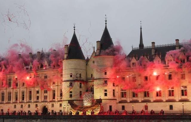 JO 2024 : Gojira chante « Ça ira » avec la tête tranchée de  Marie-Antoinette en fond, le metal dans l'Histoire de France