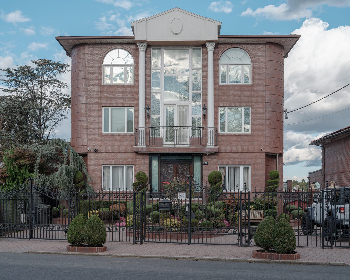 Strange Mill Basin mansion